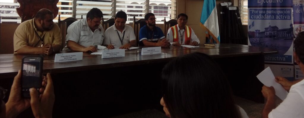 Conferencia de prensa en Coatepeque, Quetzaltenango.