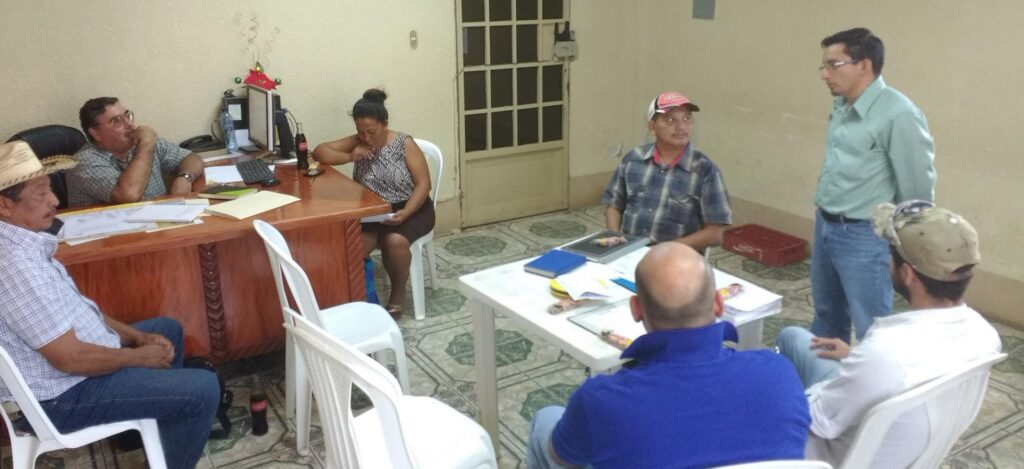 Reunión en la Municipalidad de Champerico, Retalhuleu.