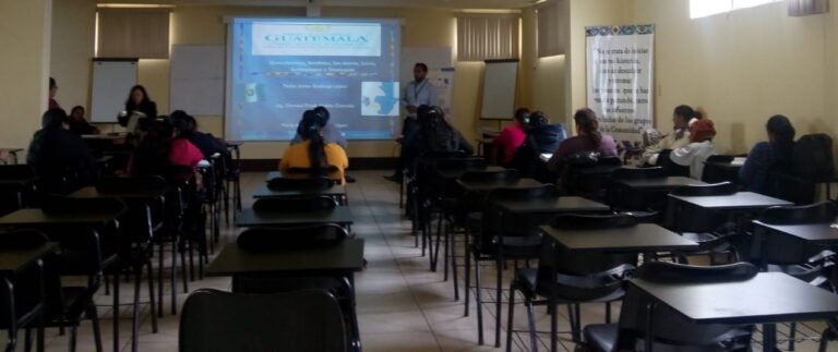 TALLER DE FORTALECIMIENTO A MUJERES EN QUETZALTENANGO